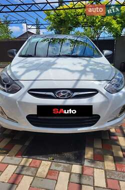 Hyundai Accent 2012 Hyundai Accent 2012