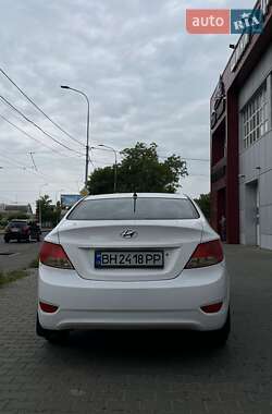 Седан Hyundai Accent 2011 в 