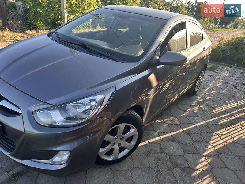 Hyundai Accent 2011