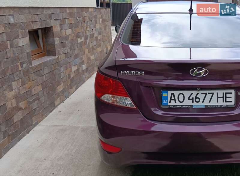 Седан Hyundai Accent 2011 в Ужгороді