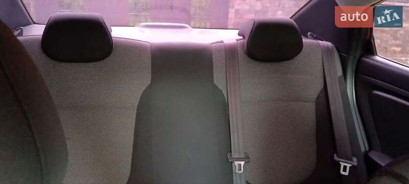 Седан Hyundai Accent 2011 в Ужгороді