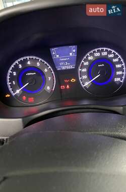 Седан Hyundai Accent 2011 в 