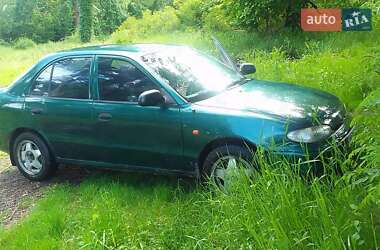 Ліфтбек Hyundai Accent 1996 в Чернігові