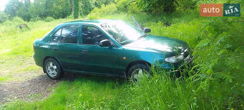 Лифтбек Hyundai Accent 1996 в Чернигове