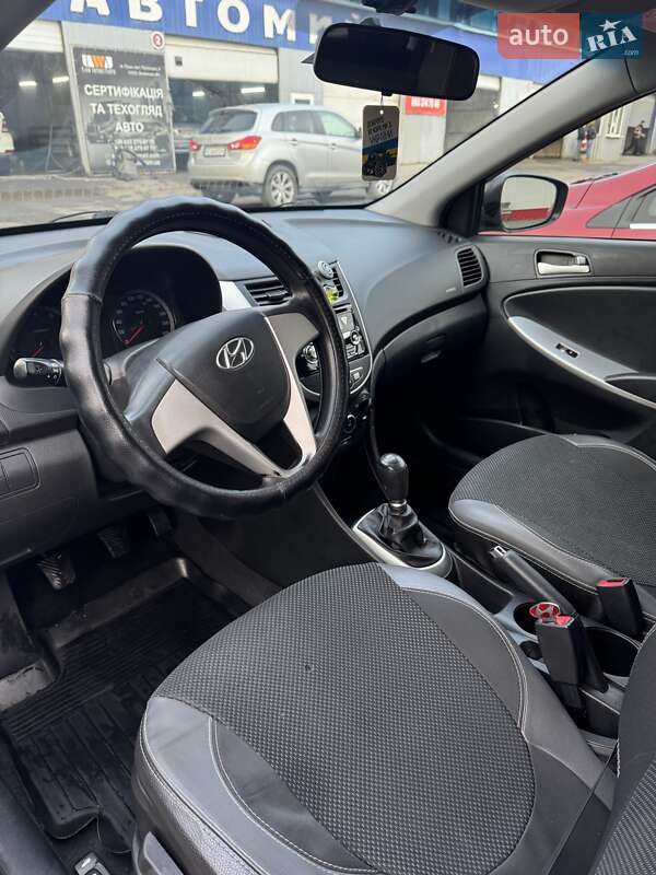 Седан Hyundai Accent 2013 в Луцке