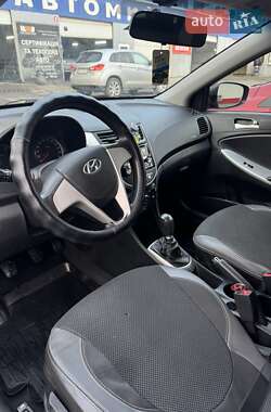Седан Hyundai Accent 2013 в 