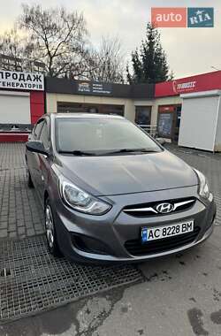 Hyundai Accent 2013