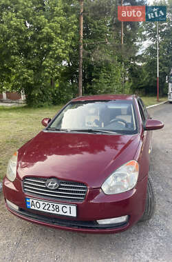 Седан Hyundai Accent 2012 в Сваляве