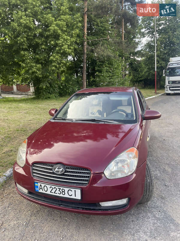 Hyundai Accent 2012