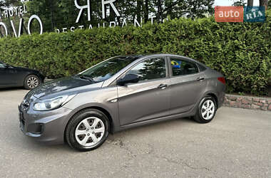 Седан Hyundai Accent 2013 в 