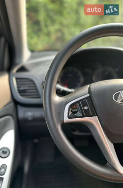 Седан Hyundai Accent 2013 в 