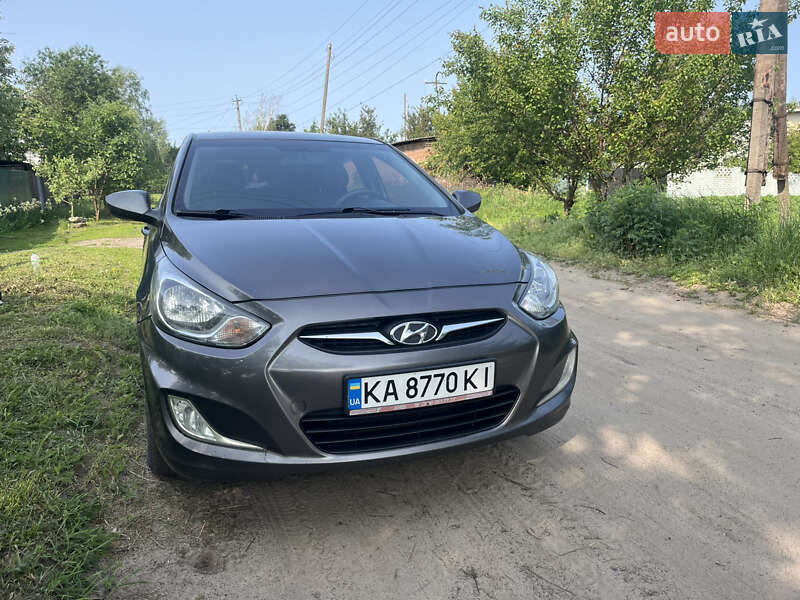 Hyundai Accent 2011