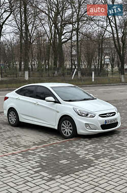 Седан Hyundai Accent 2012 в Києві