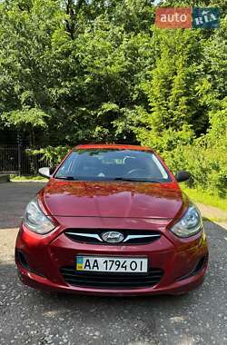 Хетчбек Hyundai Accent 2013 в Києві