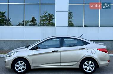 Седан Hyundai Accent 2011 в 