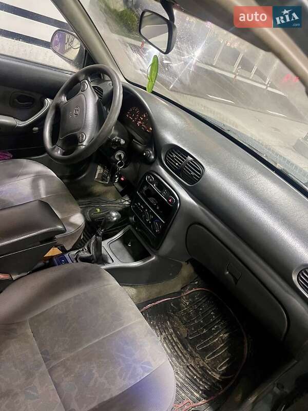 Седан Hyundai Accent 1996 в Киеве