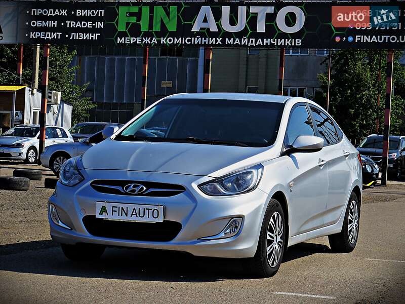 Hyundai Accent 2012