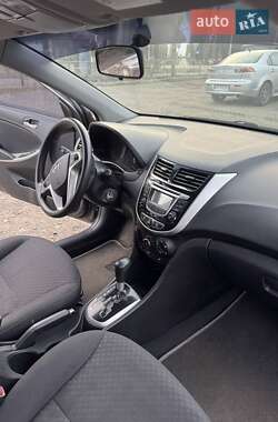 Хэтчбек Hyundai Accent 2012 в 