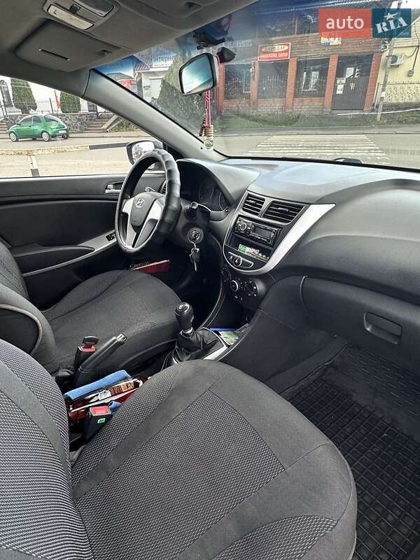 Седан Hyundai Accent 2013 в Корсунь-Шевченківському