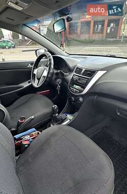 Седан Hyundai Accent 2013 в 