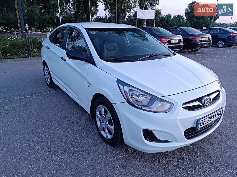 Hyundai Accent 2013