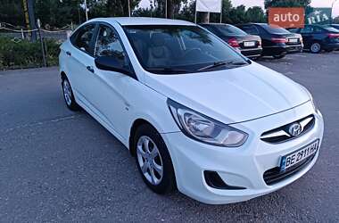 Hyundai Accent 2013 Hyundai Accent 2013