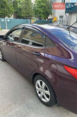Седан Hyundai Accent 2013 в Чернигове