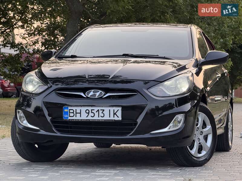 Hyundai Accent 2012