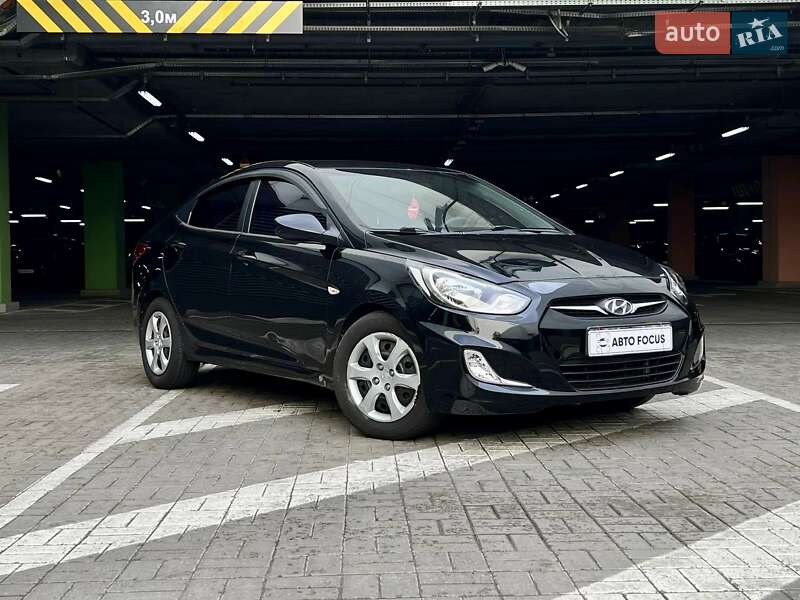 Hyundai Accent 2011
