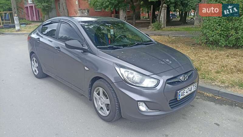 Седан Hyundai Accent 2013 в Дніпрі