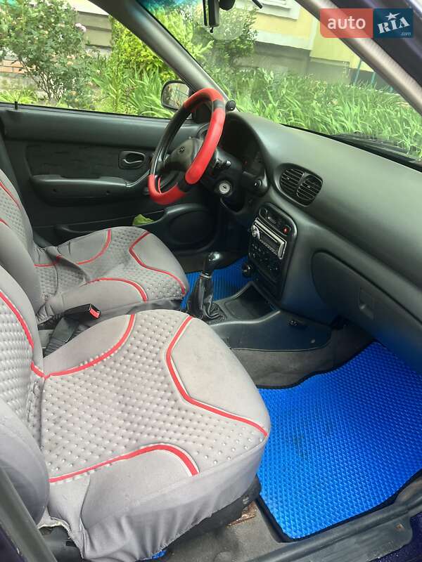 Седан Hyundai Accent 1998 в Харькове