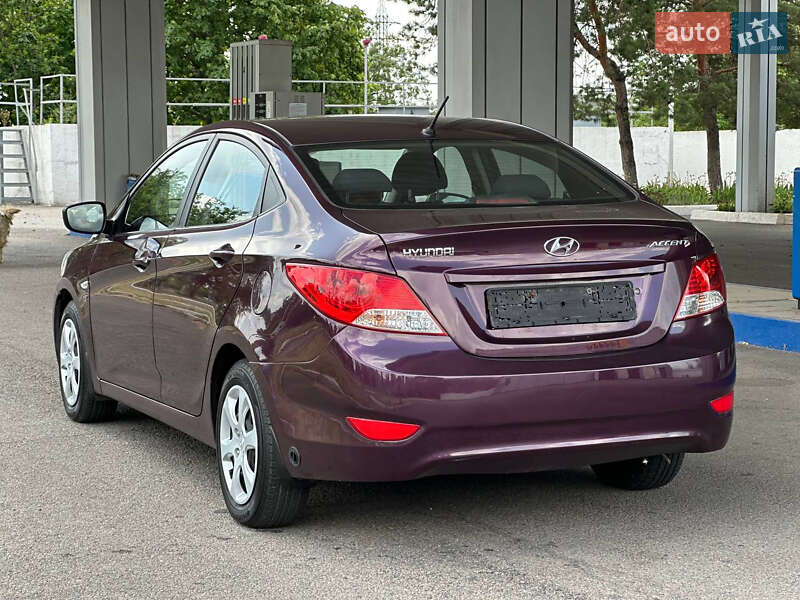 Седан Hyundai Accent 2011 в Дніпрі