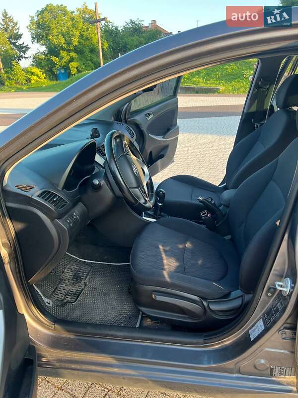 Седан Hyundai Accent 2011 в Львове