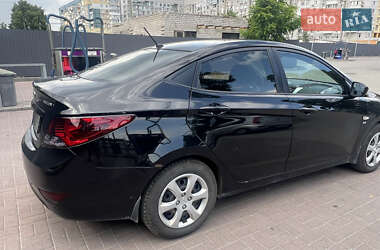 Седан Hyundai Accent 2011 в 