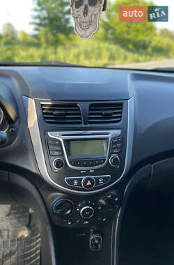 Седан Hyundai Accent 2013 в 
