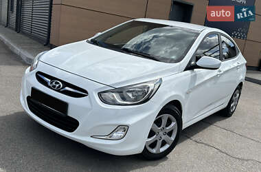 Hyundai Accent 2013 Hyundai Accent 2013