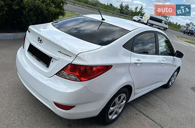Седан Hyundai Accent 2013 в 