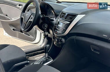 Седан Hyundai Accent 2013 в 