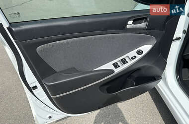Седан Hyundai Accent 2013 в 