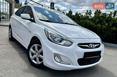 Седан Hyundai Accent 2013 в 