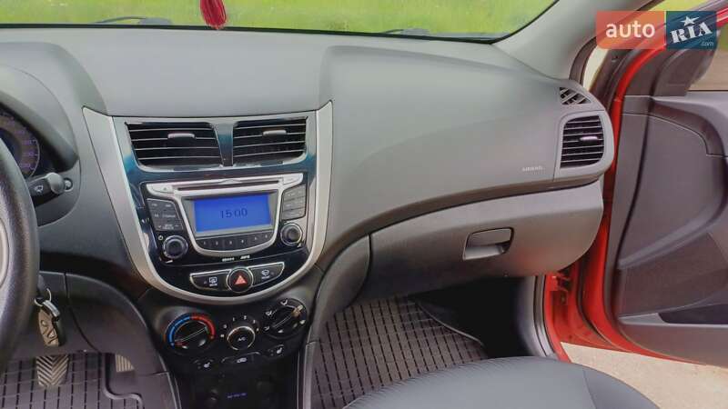 Седан Hyundai Accent 2012 в Киеве