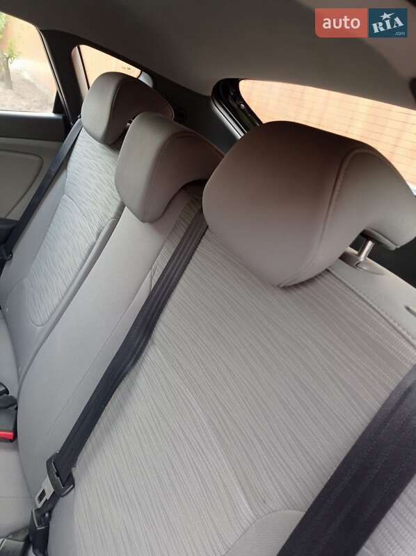 Хетчбек Hyundai Accent 2016 в Кривому Розі