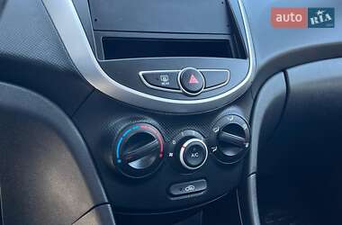 Седан Hyundai Accent 2012 в 