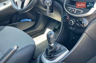 Седан Hyundai Accent 2012 в 