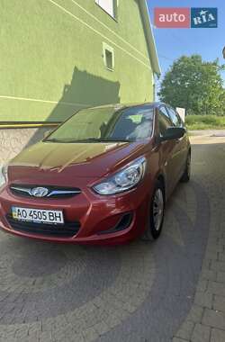 Хэтчбек Hyundai Accent 2014 в Ракошине