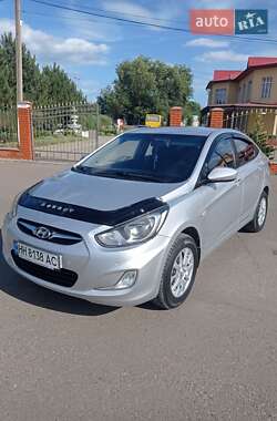 Hyundai Accent 2011