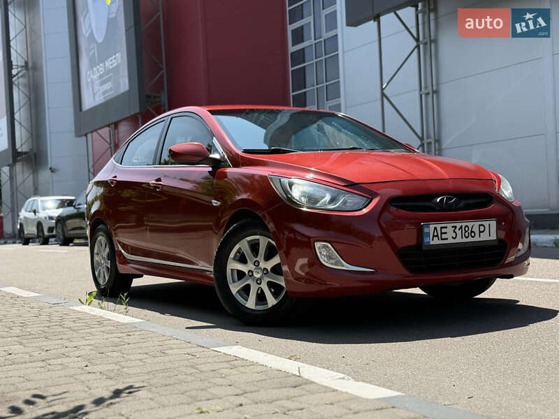 Hyundai Accent 2012
