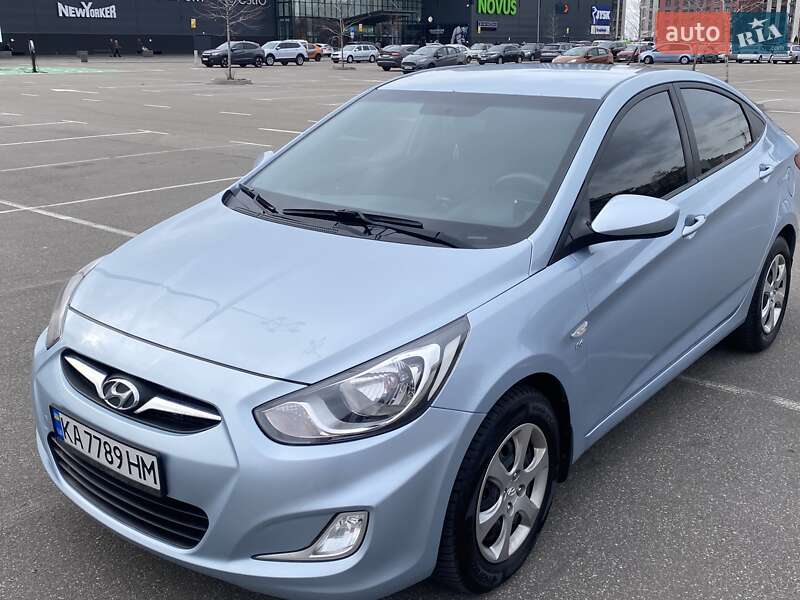Hyundai Accent 2012