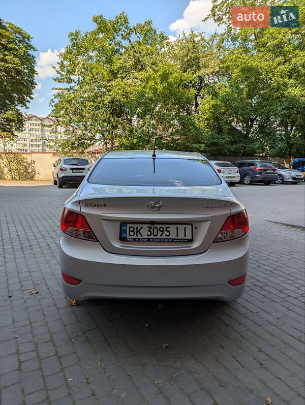 Седан Hyundai Accent 2011 в Івано-Франківську