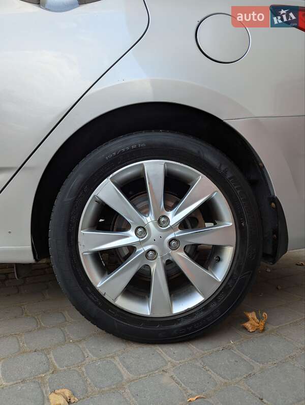 Седан Hyundai Accent 2011 в Івано-Франківську